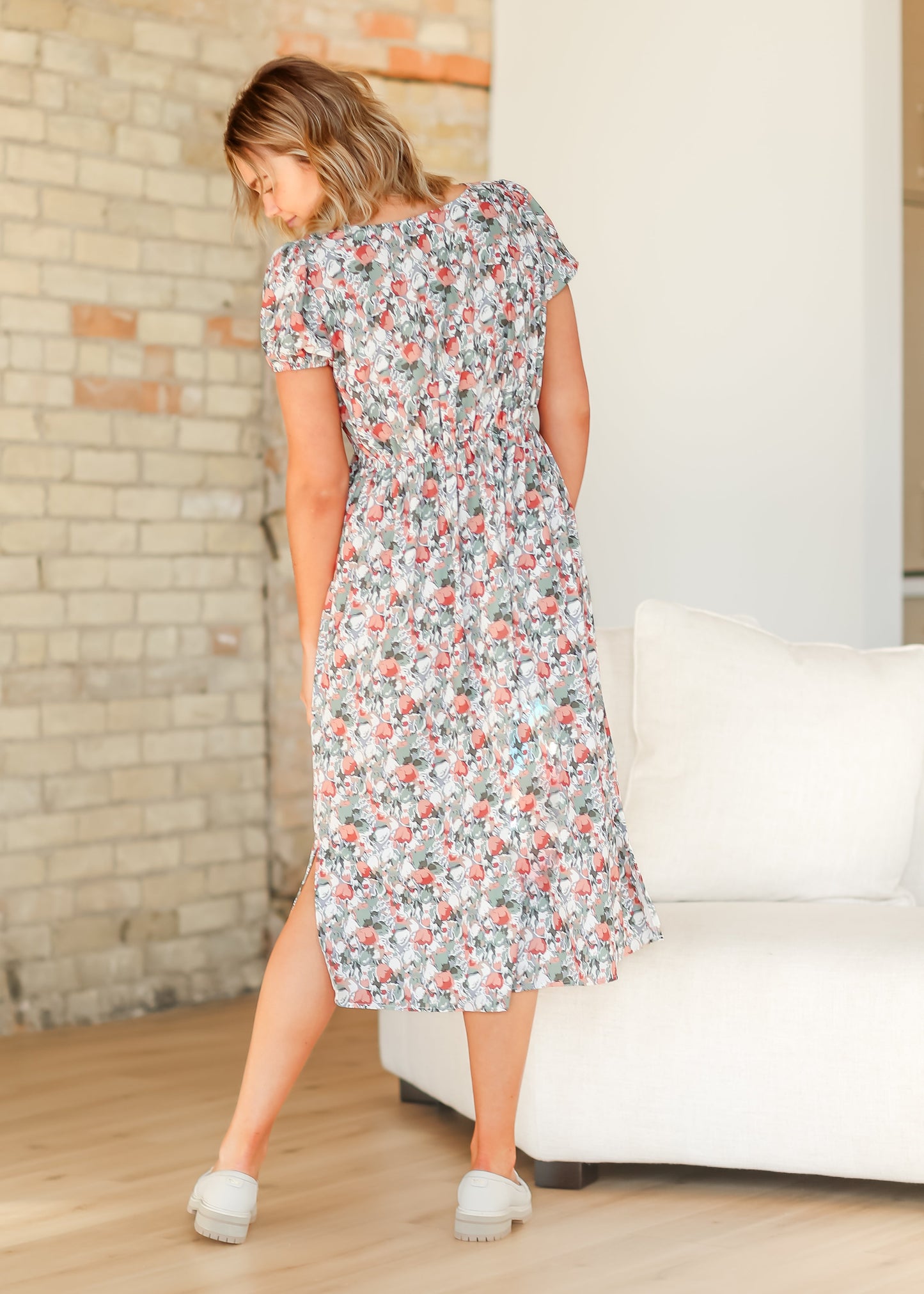 Short Sleeve Tulip Print V-neck Midi Dress - FINAL SALE