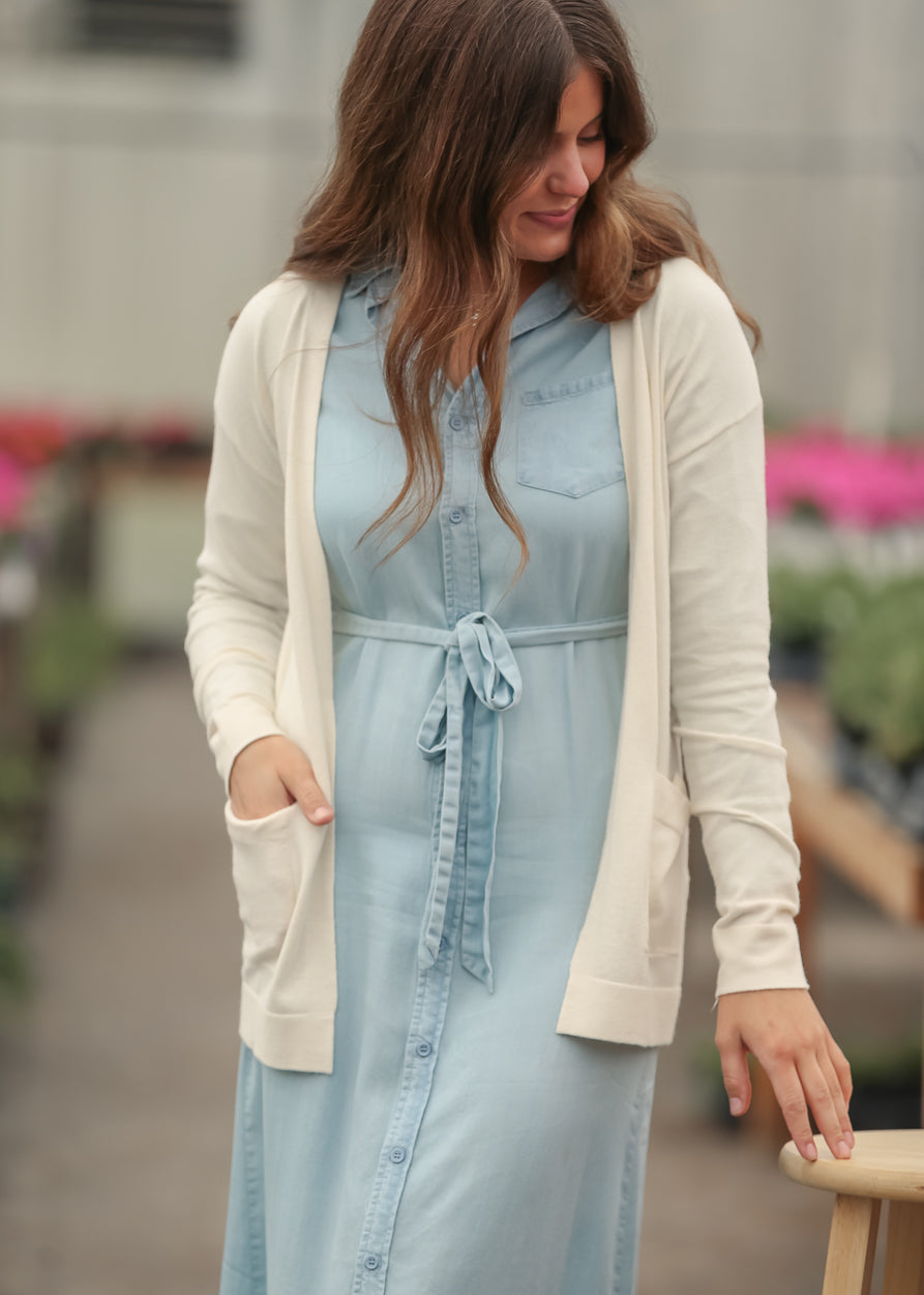 Essential Cream Short and Soft Cardigan