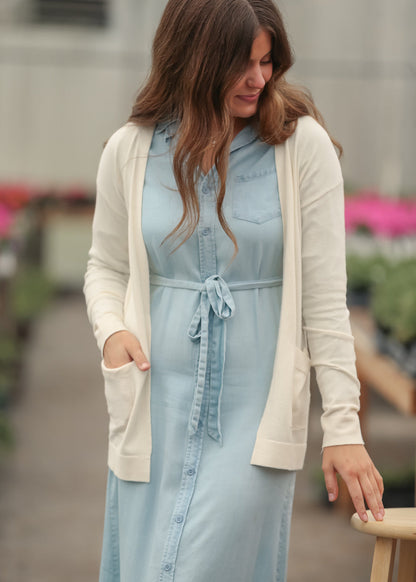 Essential Cream Short and Soft Cardigan