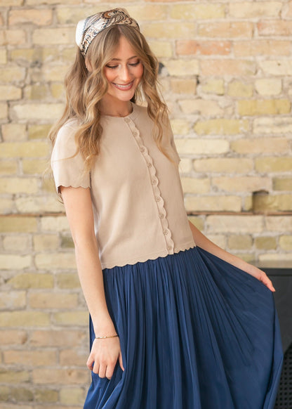 Scalloped Edge Knit Cardigan