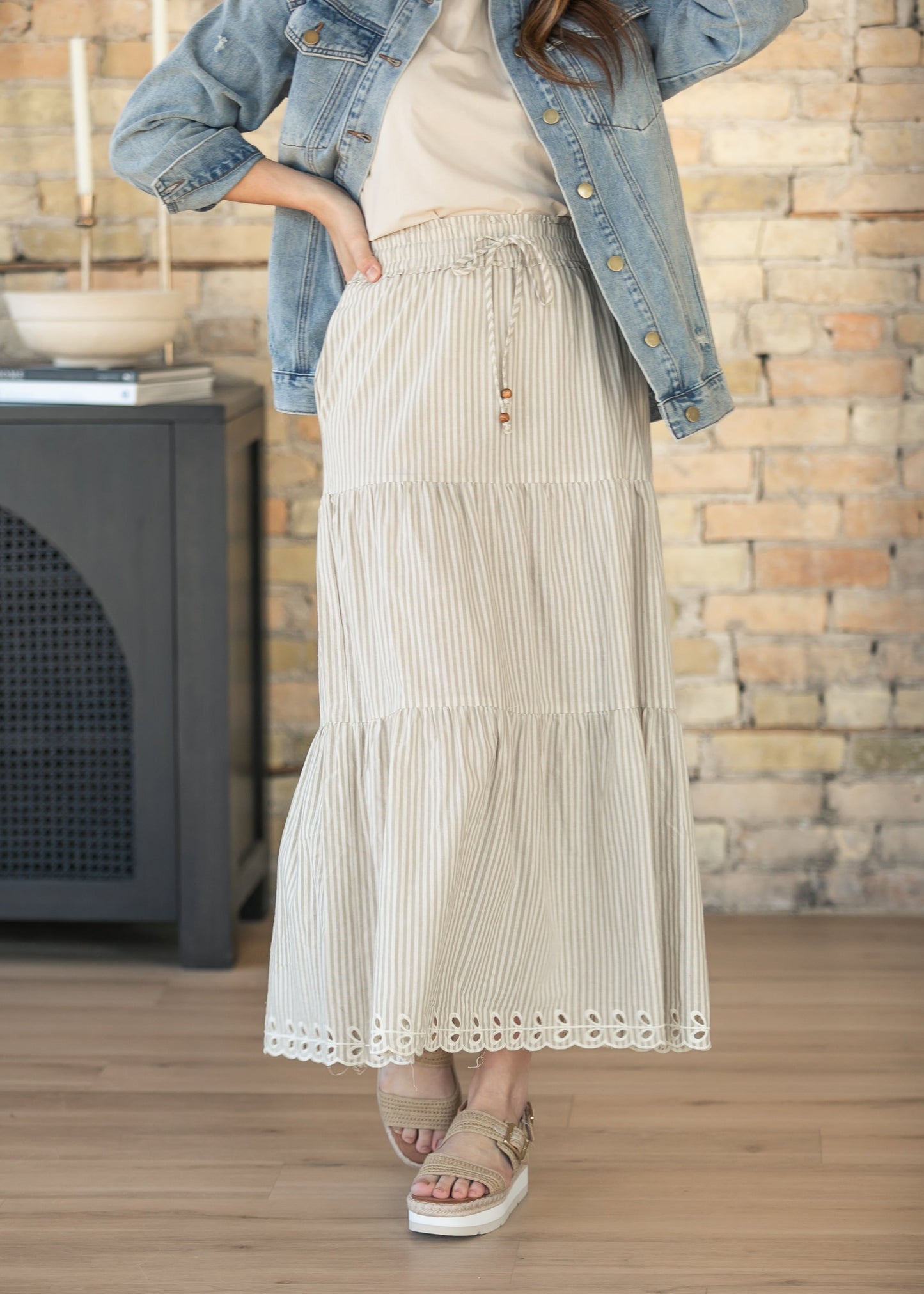 Embroidered Detail Midi Skirt
