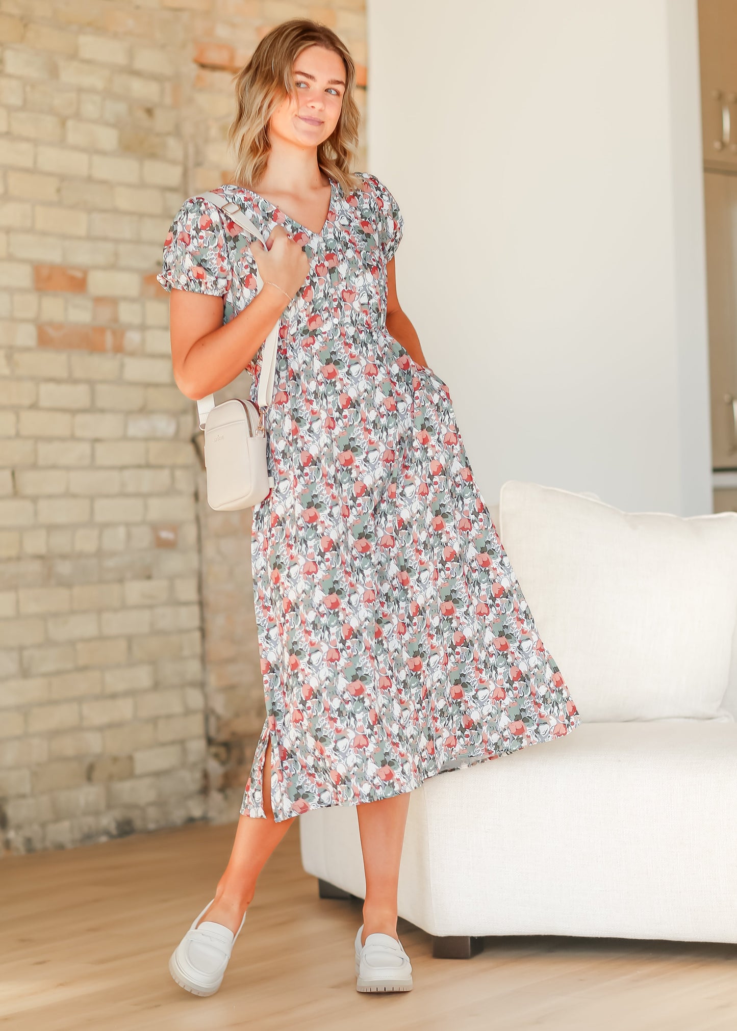 Short Sleeve Tulip Print V-neck Midi Dress - FINAL SALE